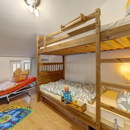- Cozy Nest *